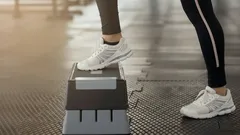 Ideální cvičení pro problematická kolena: Jak posílit nohy a hýždě, aniž byste přetěžovali klouby