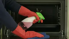 Jak na dokonale čistou troubu: jednoduché triky pro lesk bez námahy